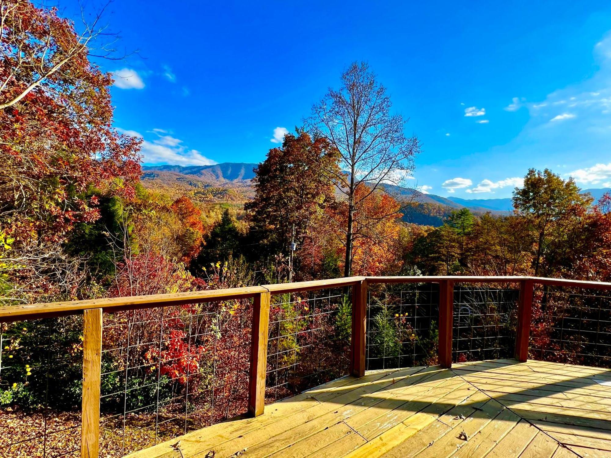 Hawks View Gatlinburg Mountain Cabin Exterior photo