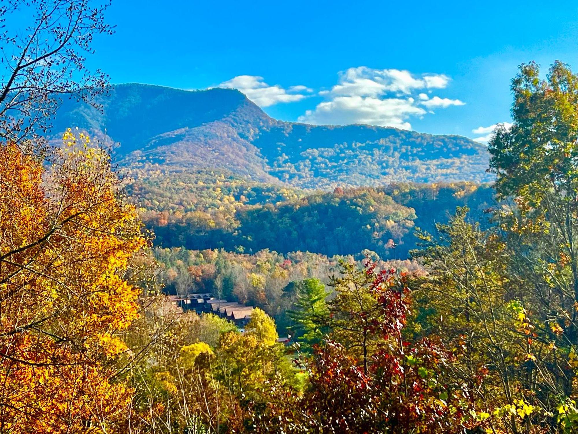 Hawks View Gatlinburg Mountain Cabin Exterior photo